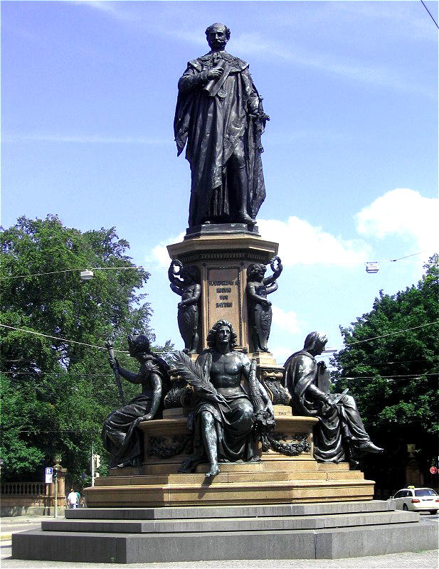 Maxmonument by Kaspar von Zumbusch