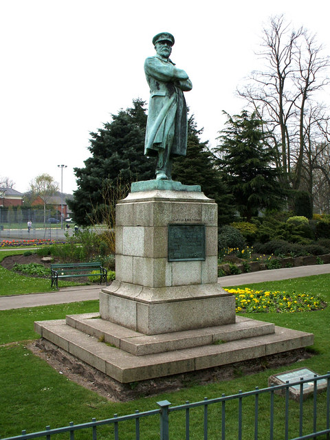 Statue of Edward John Smith by Kathleen Scott