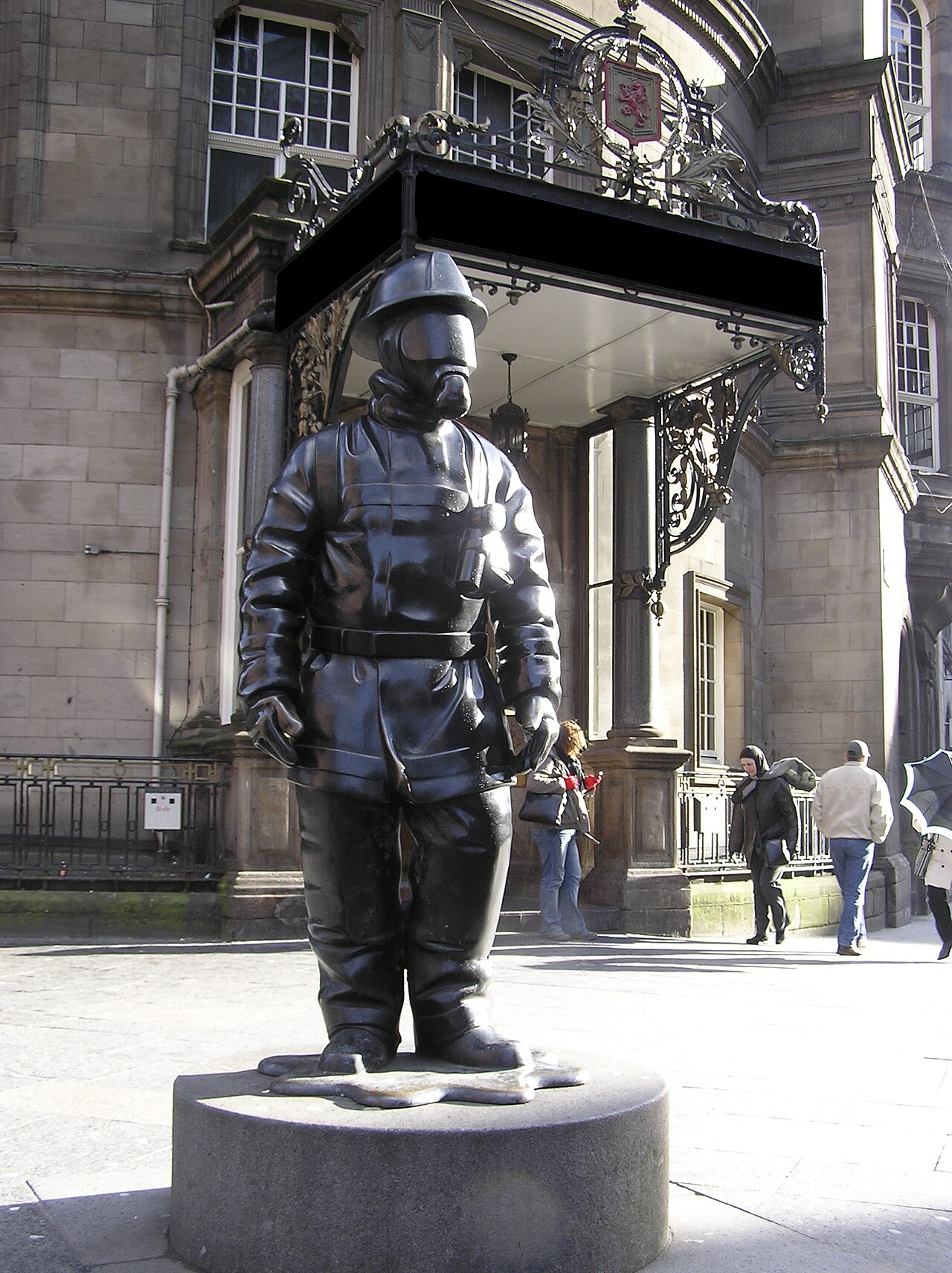 Citizen Firefighter statue by Kenny Hunter