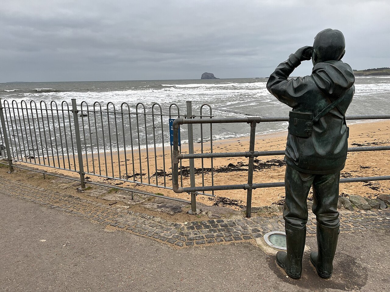 The Watcher statue, North Berwick by Kenny Hunter