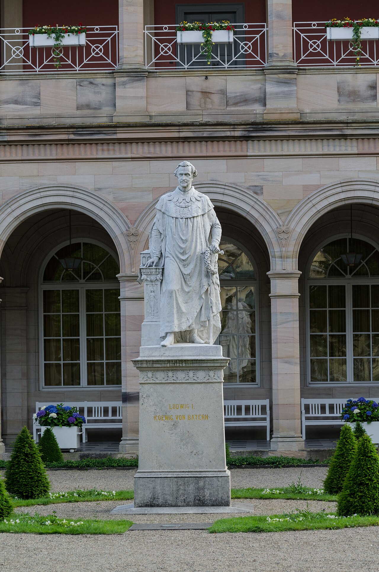 Denkmal by Konrad Knoll