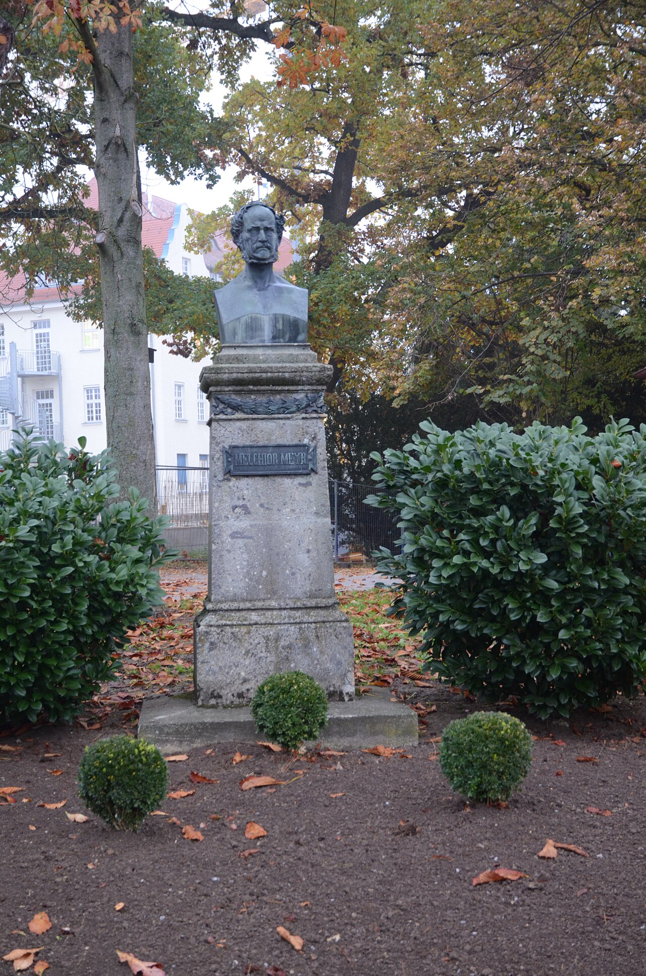 Melchior Meyer Denkmal Augsburger Straße by Konrad Knoll