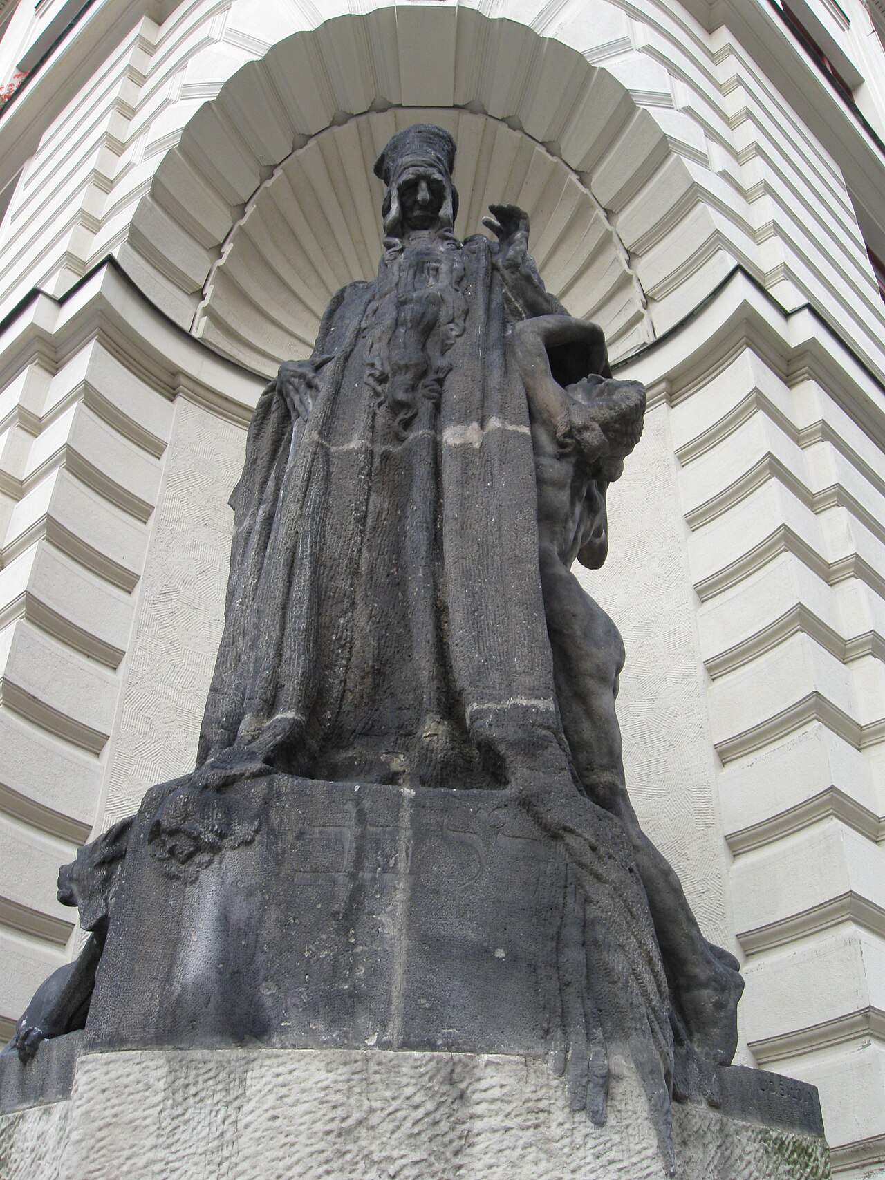 Statue of Judah Loew ben Bezalel by Ladislav Šaloun