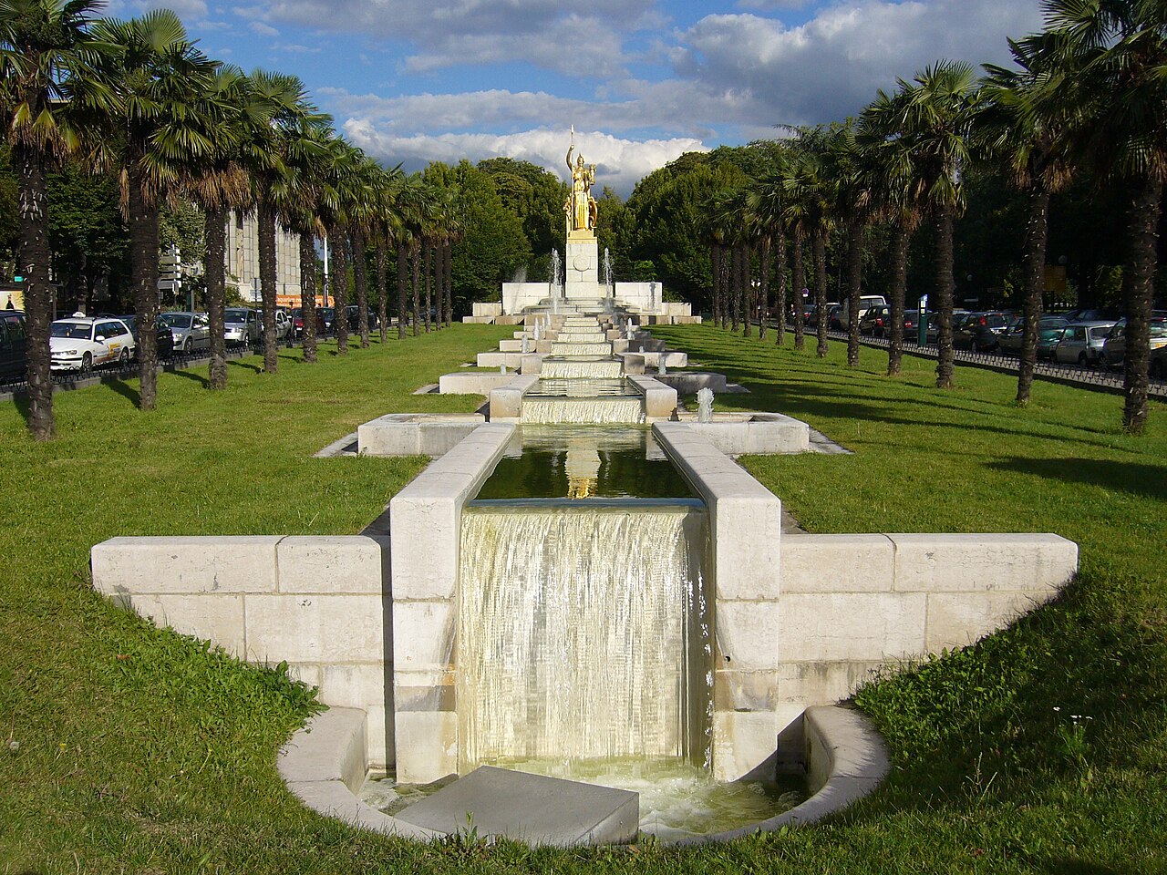 fontaine de la Porte Dorée by Léon-Ernest Drivier