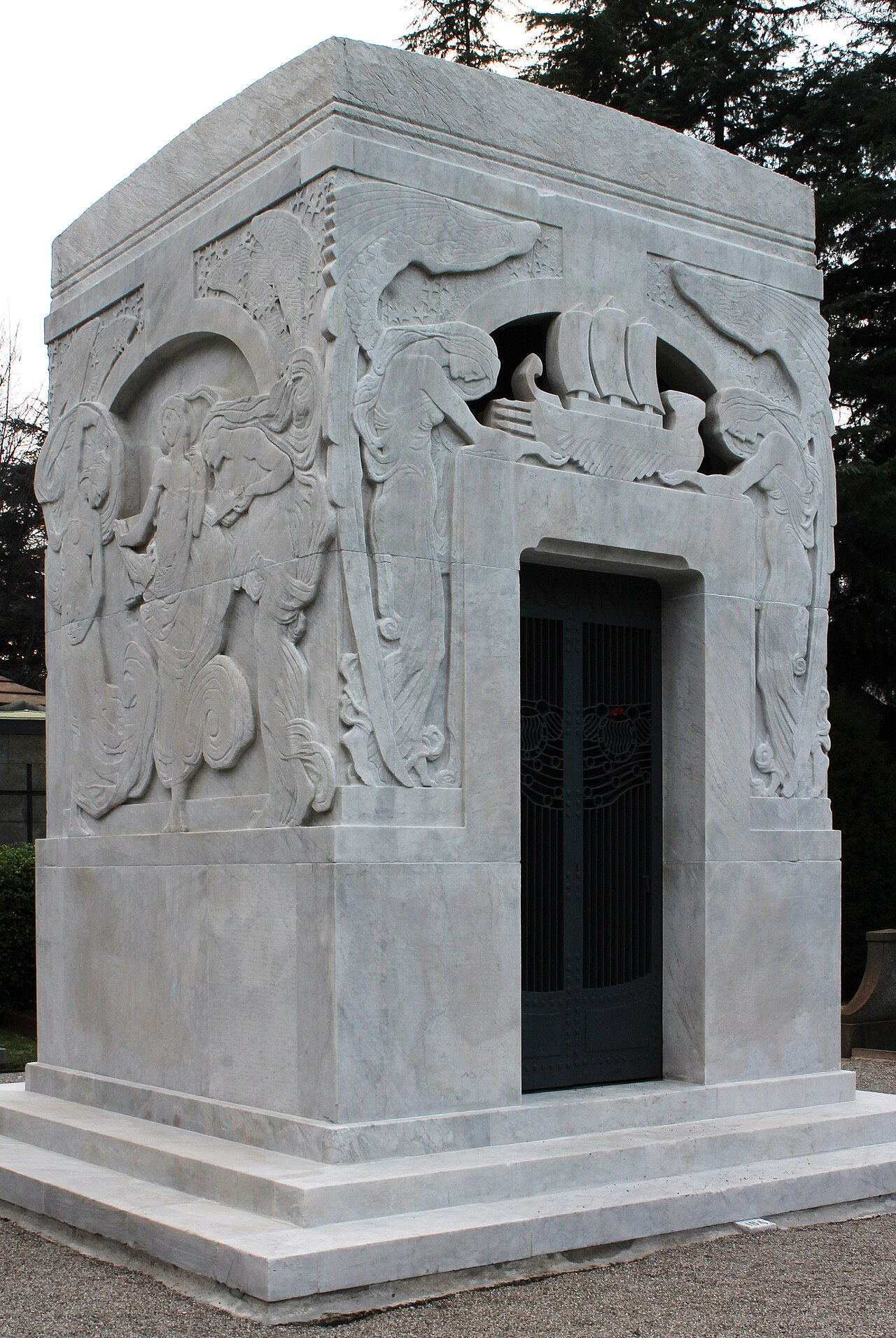 Toscanini chapel in the Monumental Cemetery by Leonardo Bistolfi