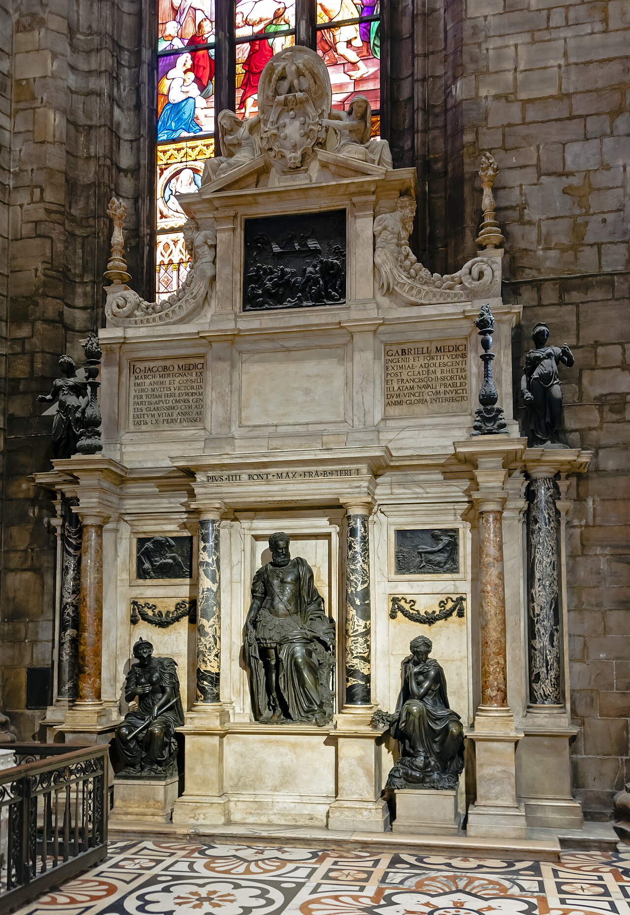 Gian Giacomo Medici's grave by Leone Leoni