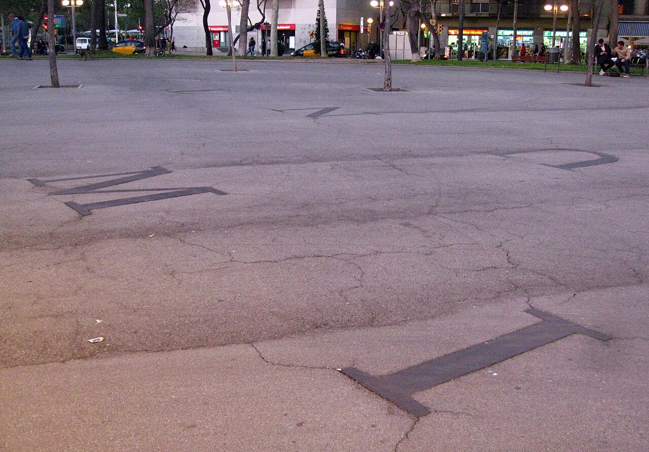 Configuracions Urbanes: Rosa dels Vents by Lothar Baumgarten