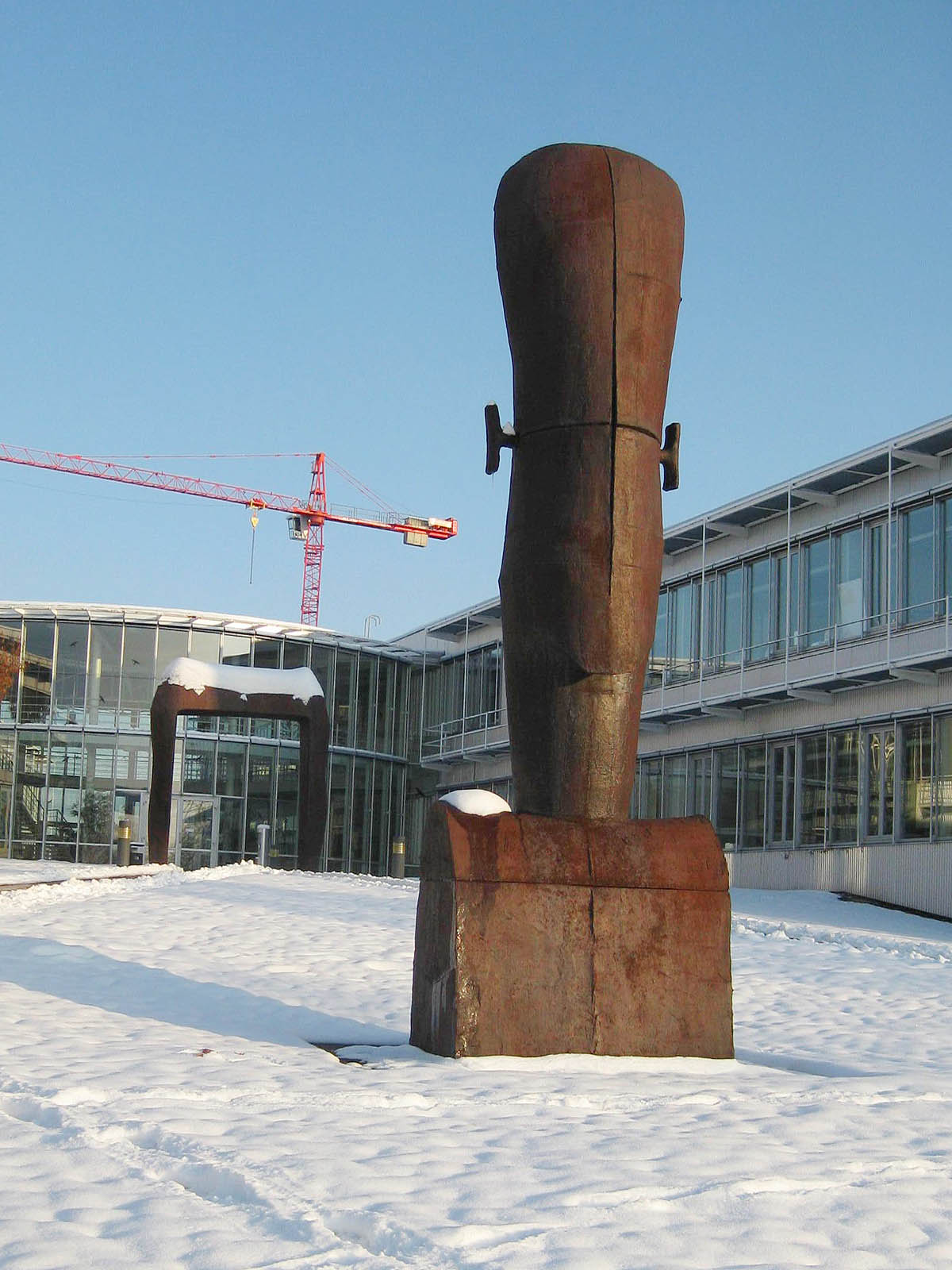 Bust, Head, Gate by Lothar Fischer