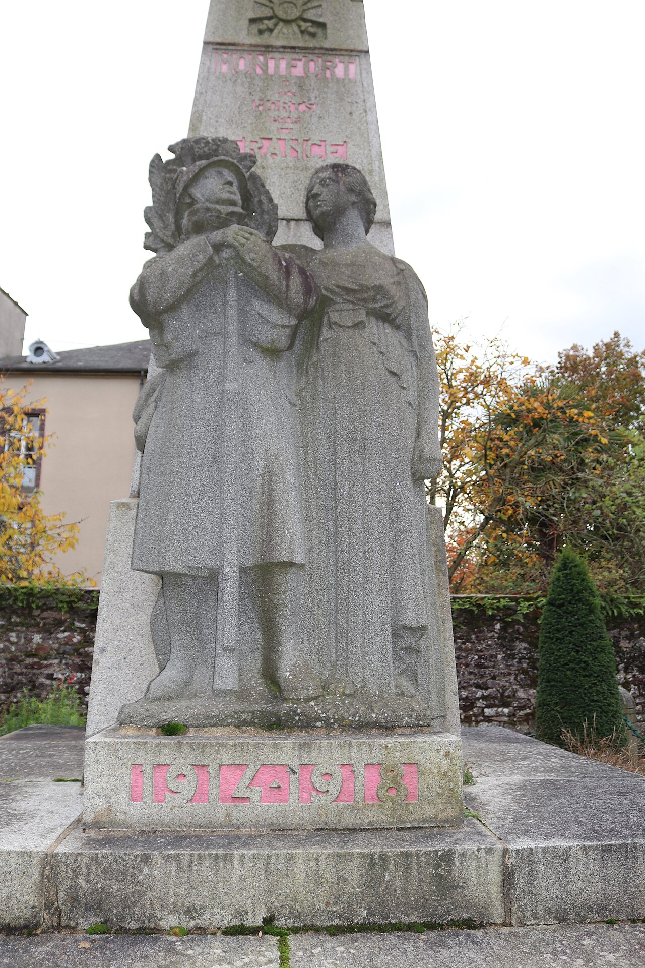 War memorial of Montfort-sur-Meu by Louis Henri Nicot