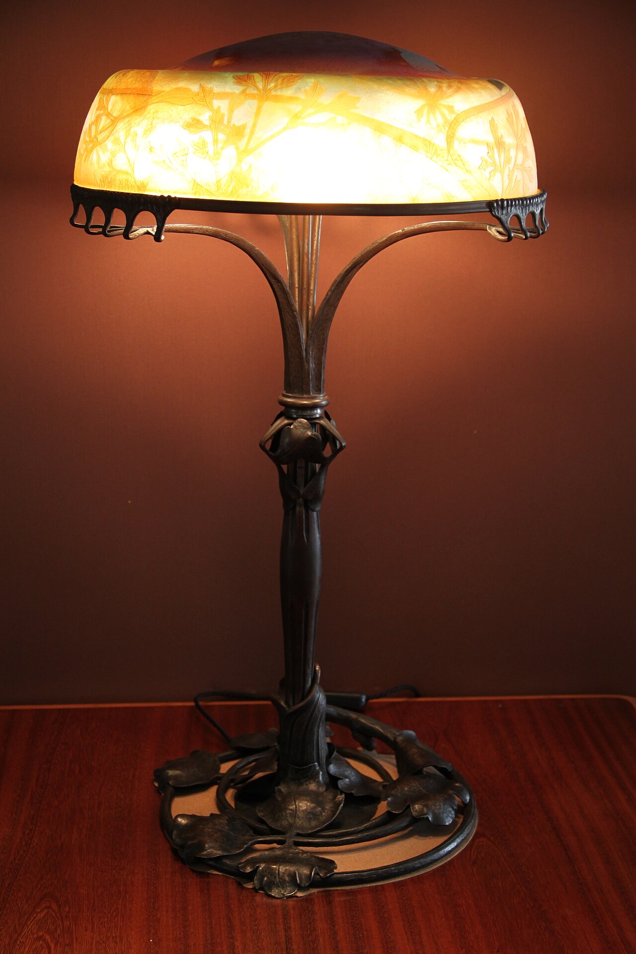 Lampe de table Ombelles by Louis Majorelle