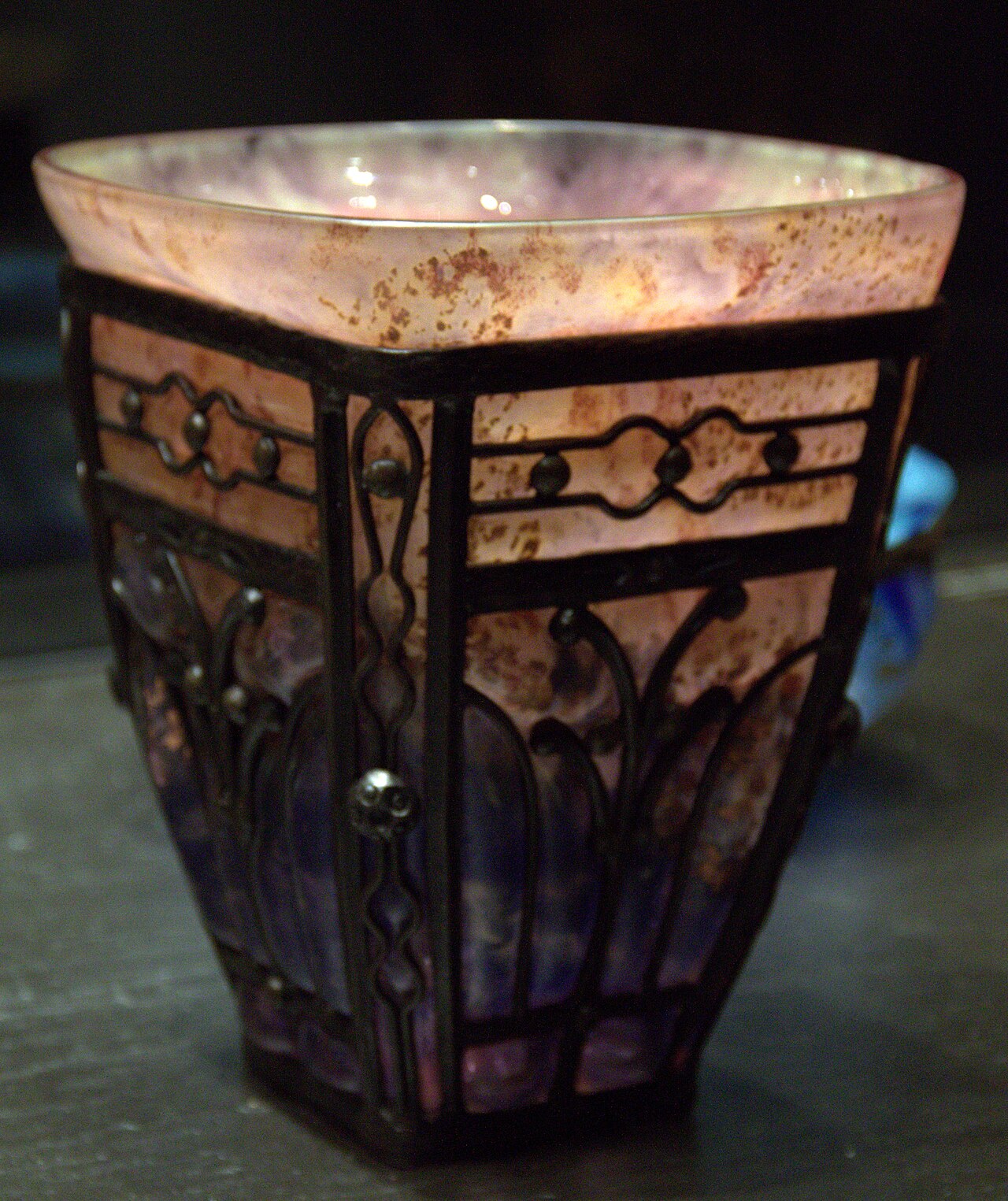 Vase verre de jade by Louis Majorelle
