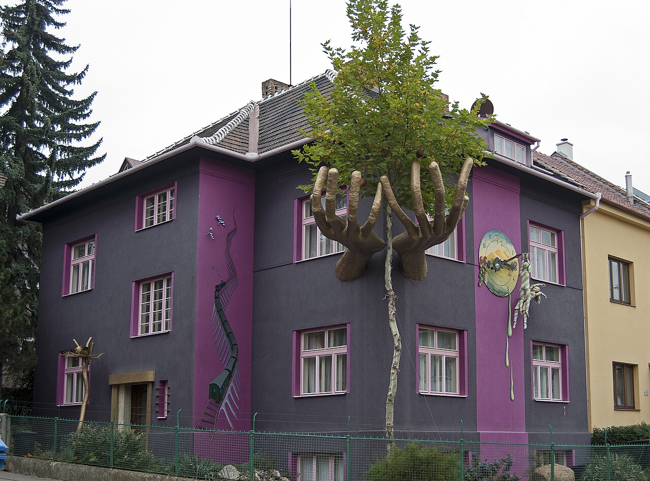 Kristek House by Lubo Kristek