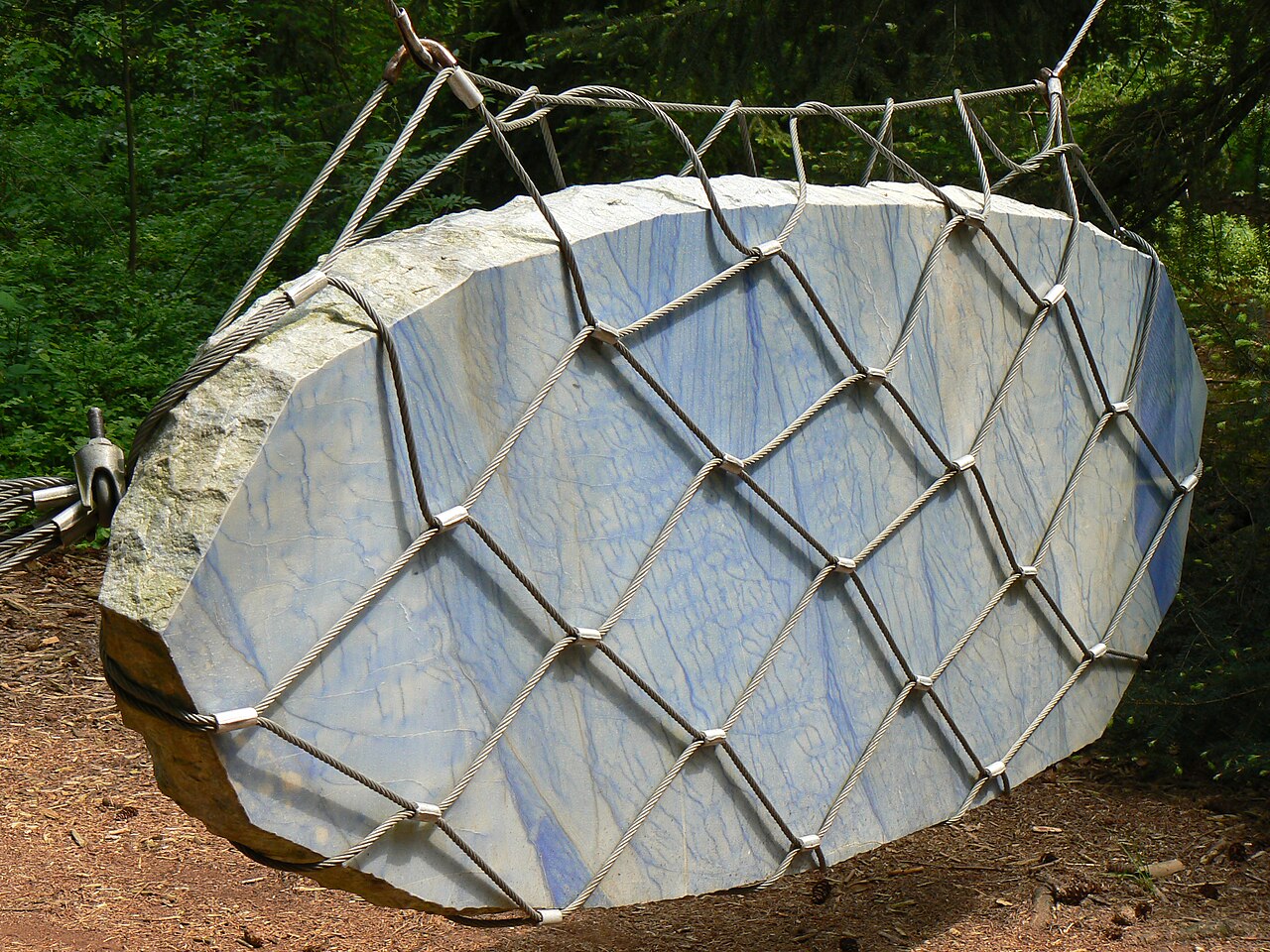 La doppia faccia del cielo by Luciano Fabro