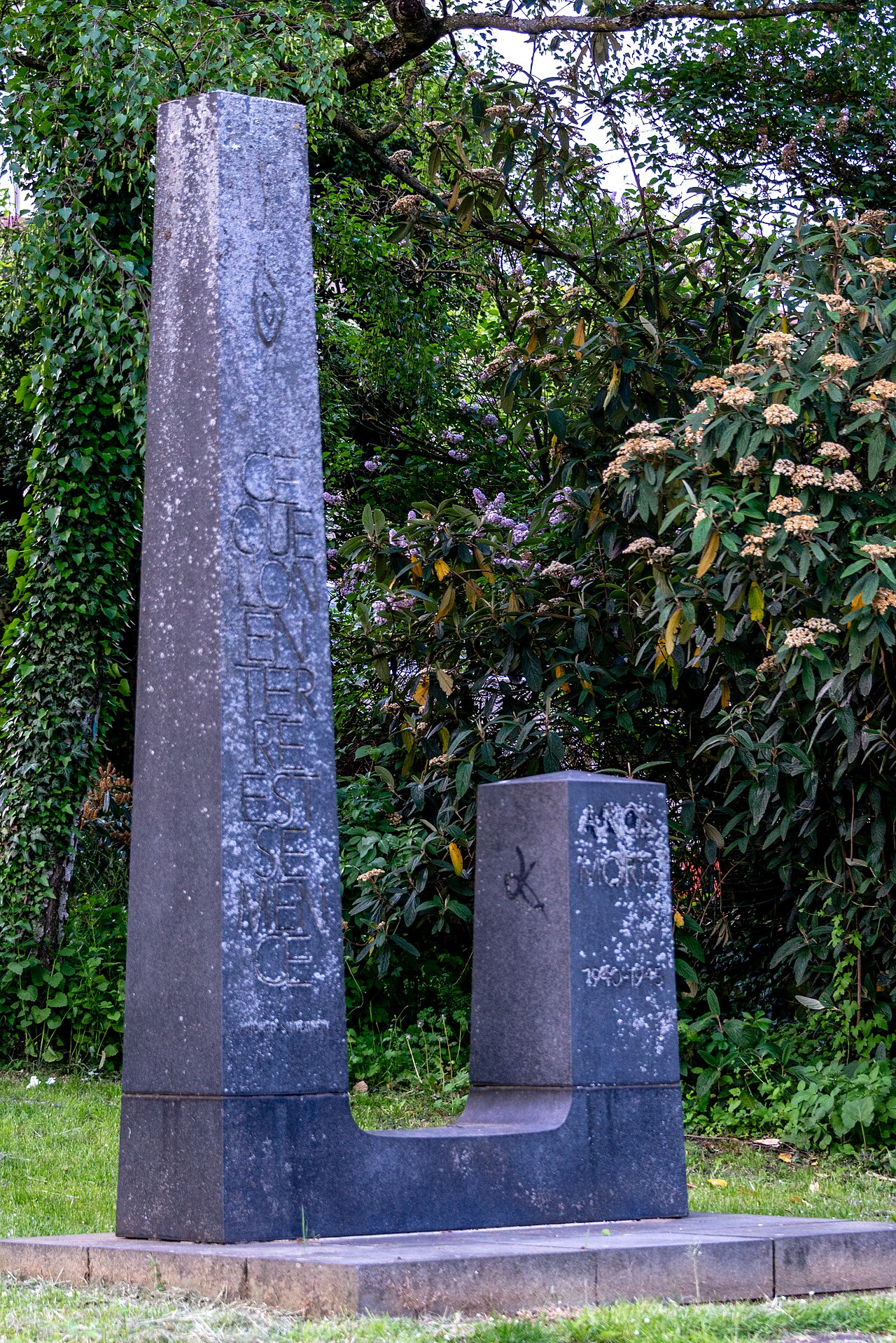 monument aux morts by Lucien Wercollier