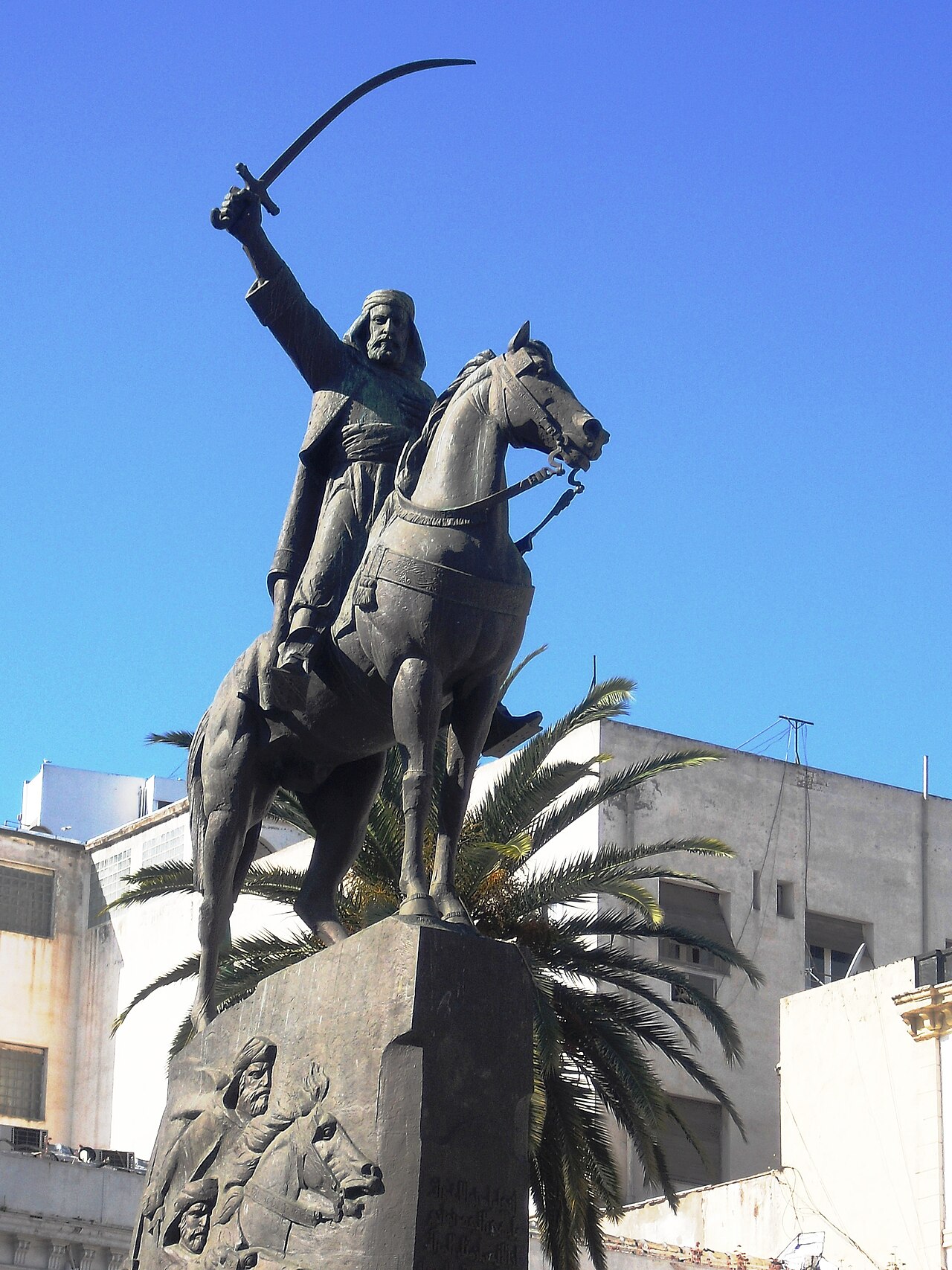 equestrian statue of Emir Abdelkader by Marian Konieczny