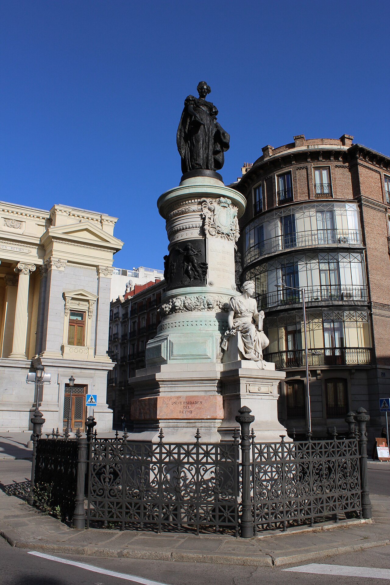 Monument to Maria Christina of Bourbon by Mariano Benlliure