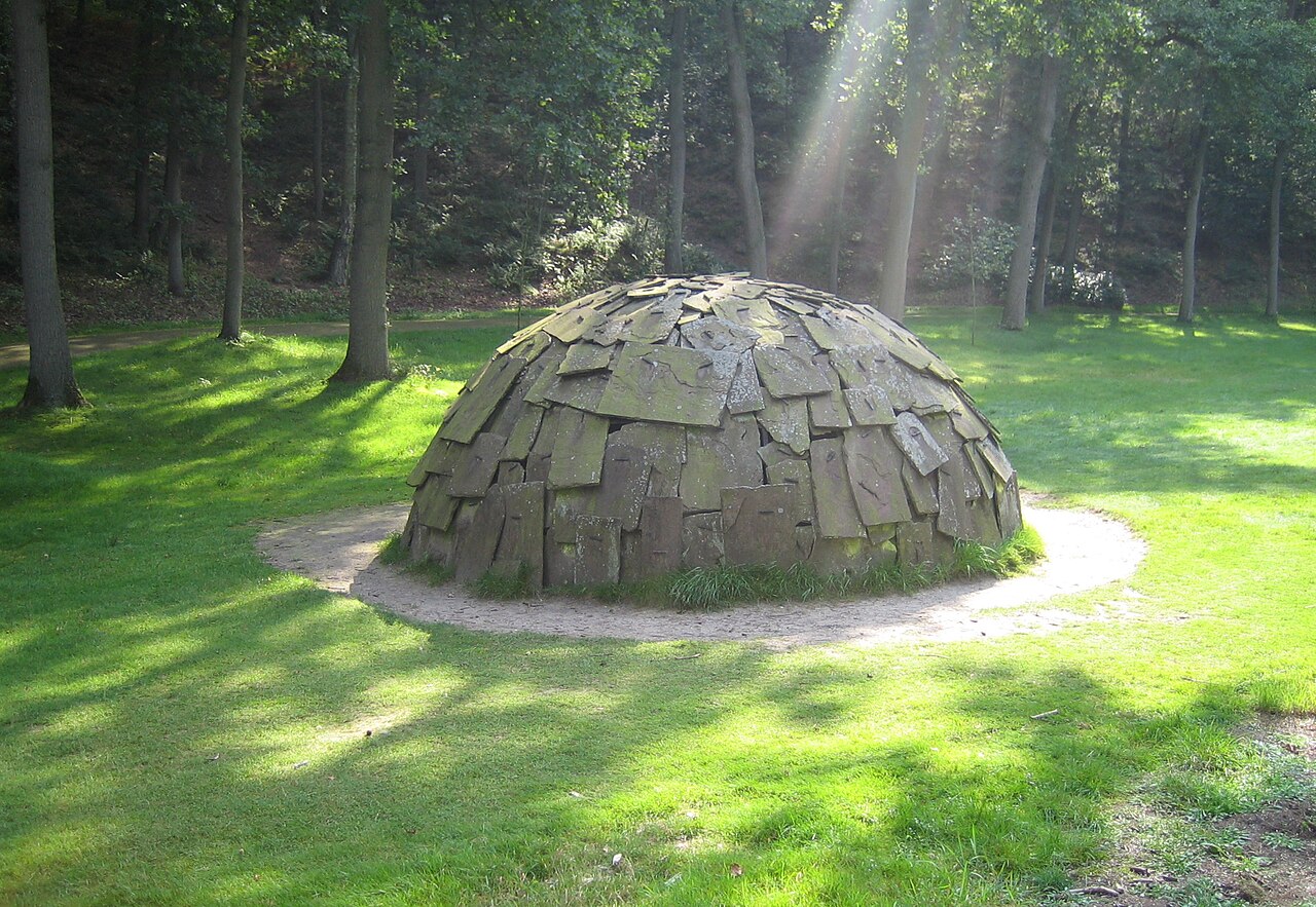 Igloo di pietra by Mario Merz