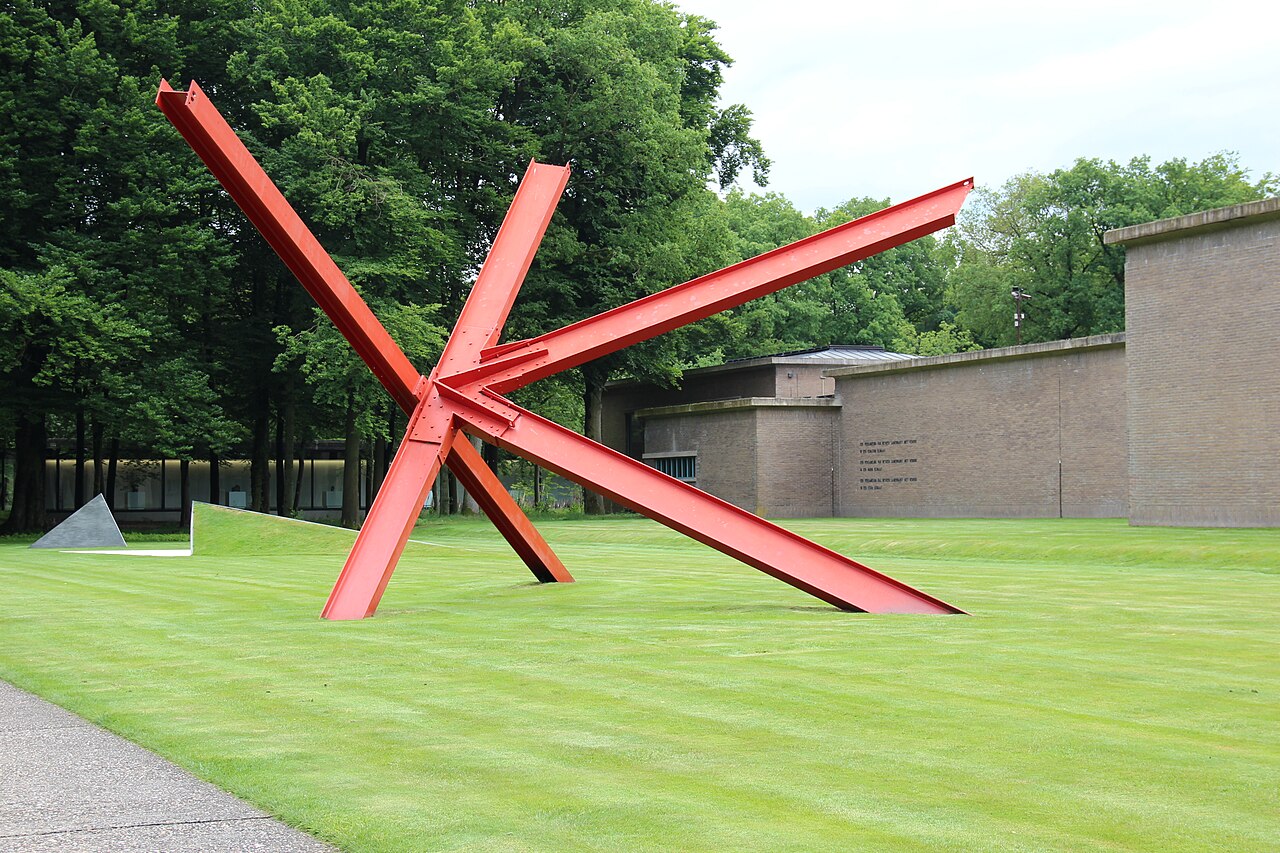 K-piece by Mark di Suvero