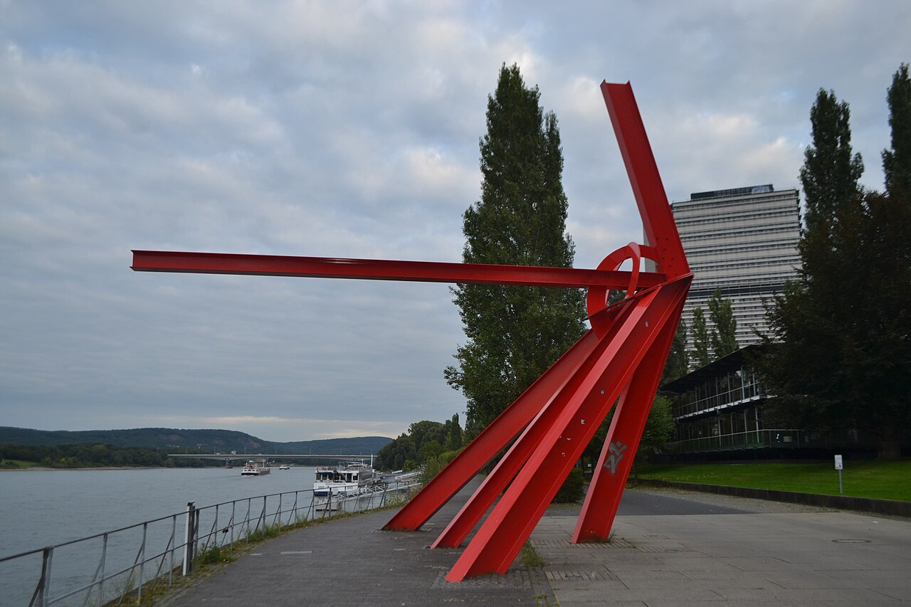 L’Allumé by Mark di Suvero