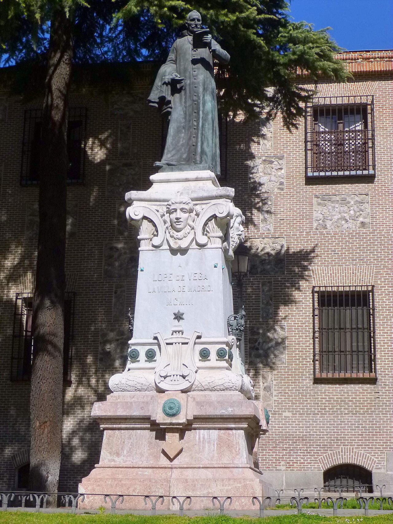 Félix Lope de Vega Carpio by Mateo Inurria