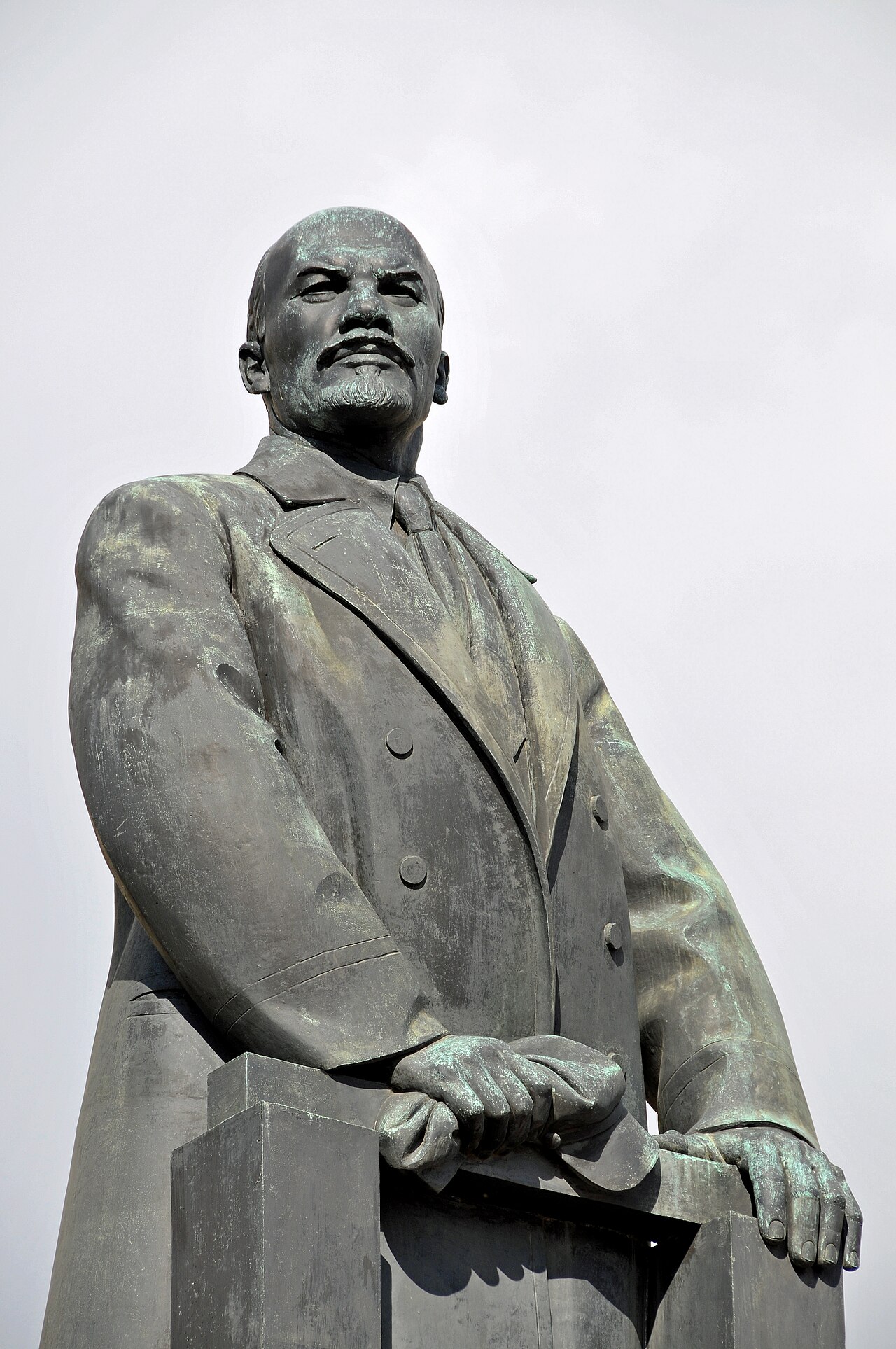 Statue of Lenin, House of Government, Minsk by Matvey Genrikhovich Manizer