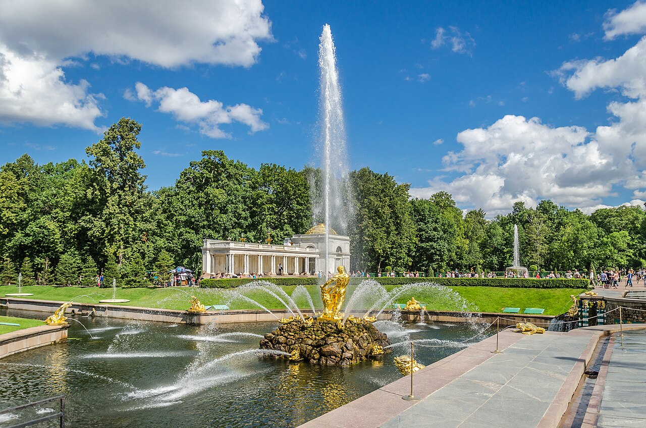 Samson fountain by Mikhail Ivanovich Kozlovsky