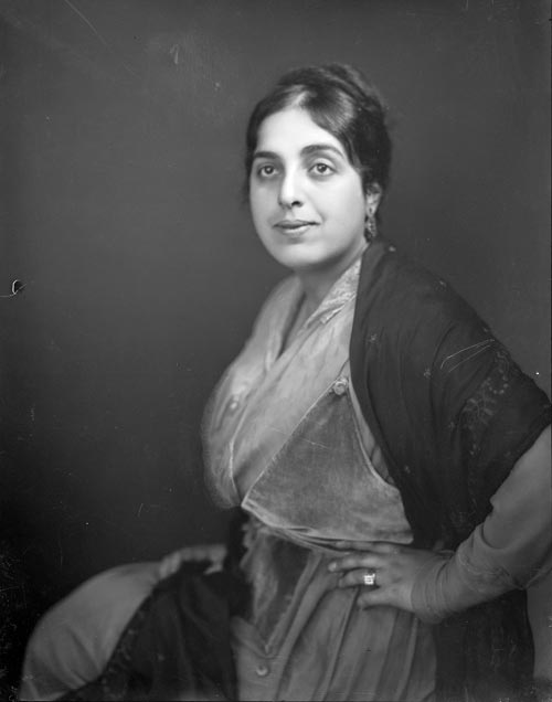 Portrait of Mina Arndt