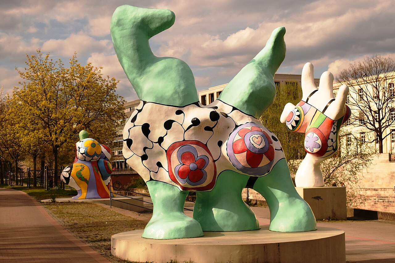 nanas by Niki de Saint Phalle