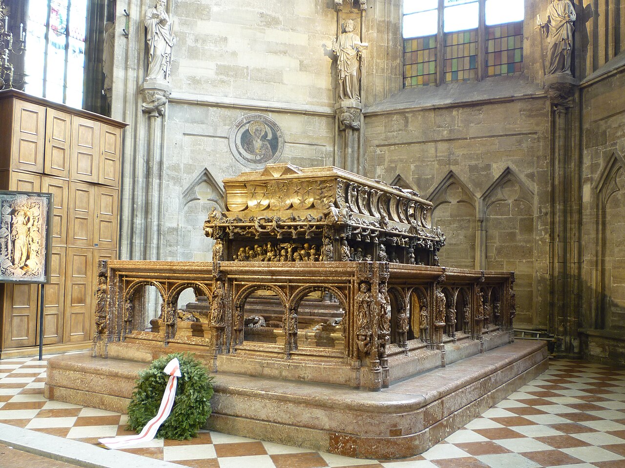 Grabmal Kaiser Friedrichs III by Nikolaus Gerhaert