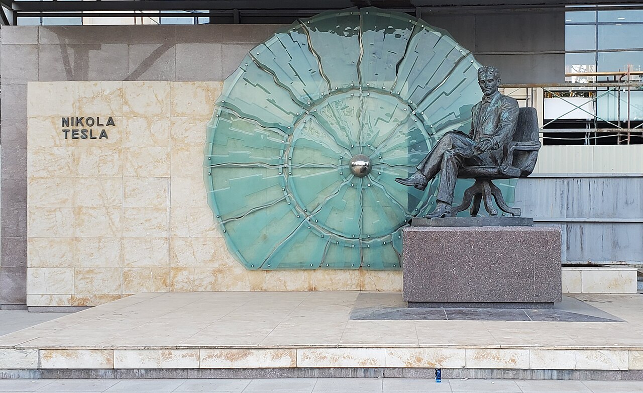 Monument to Nikola Tesla (Baku) by Ömer Eldarov