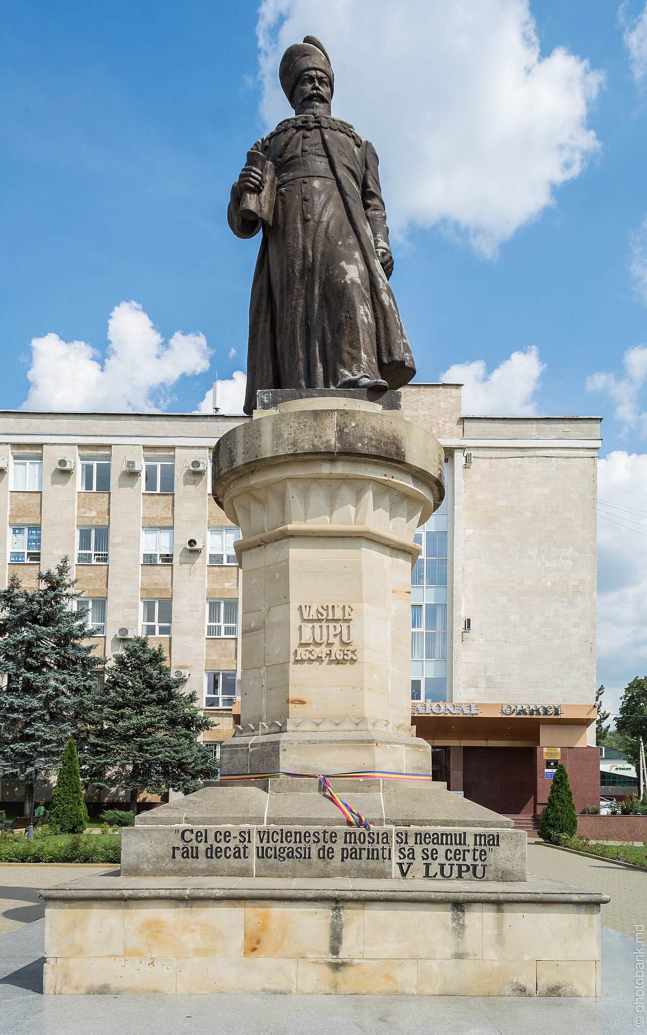 Monument to Vasile Lupu in Orhei by Oscar Han