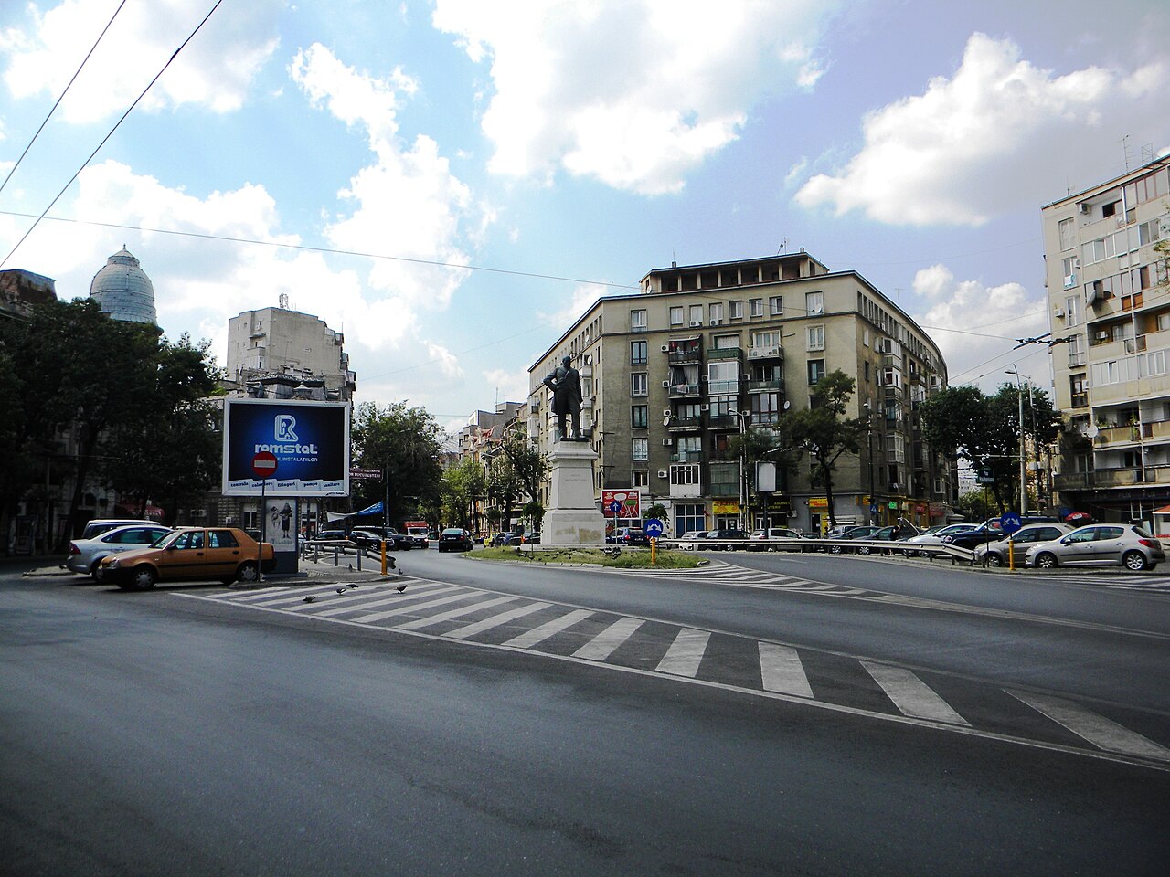 Statue of Mihail Kogălniceanu, Bucharest by Oscar Han