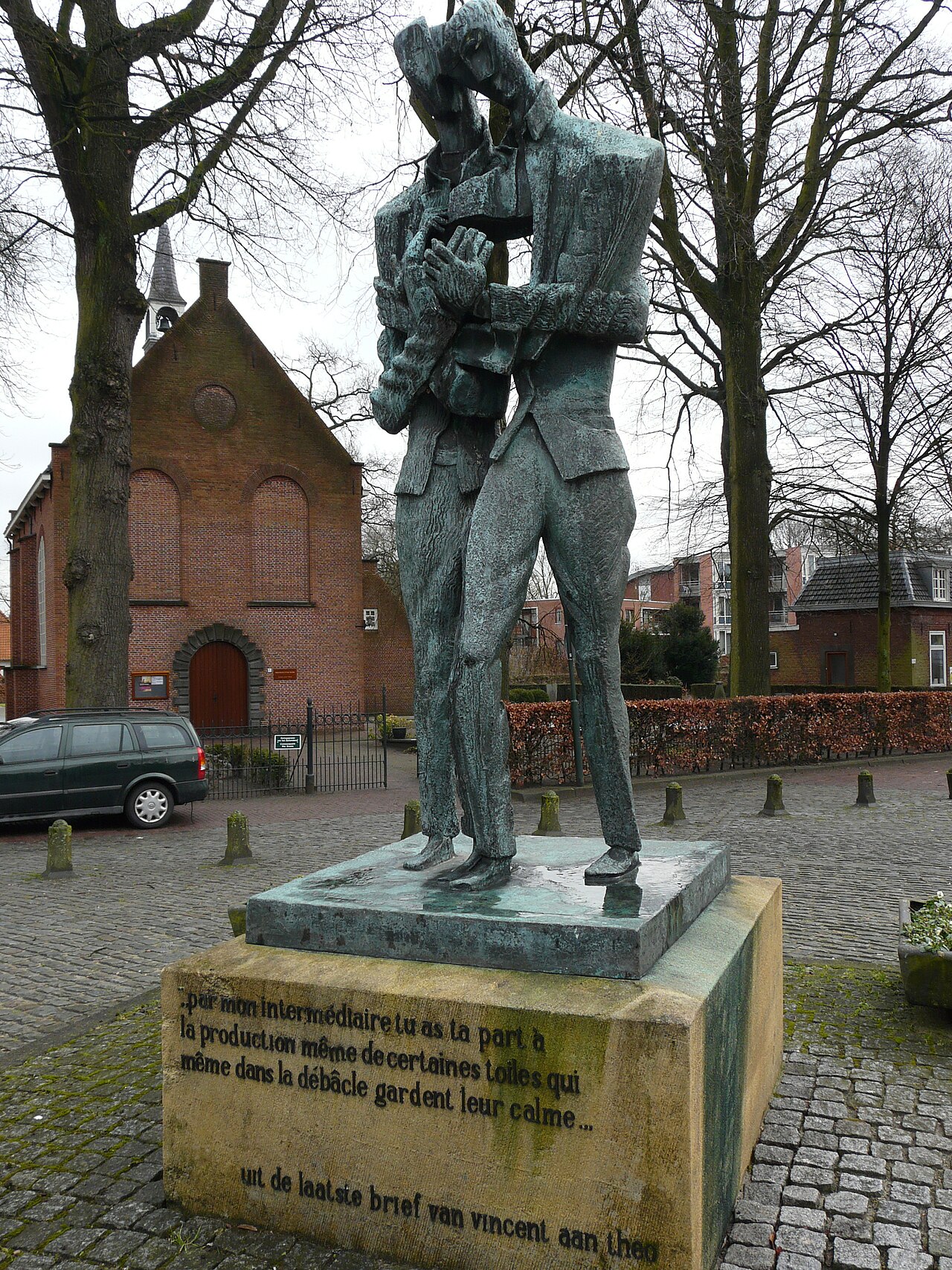statue of Vincent and Theo van Gogh by Ossip Zadkine