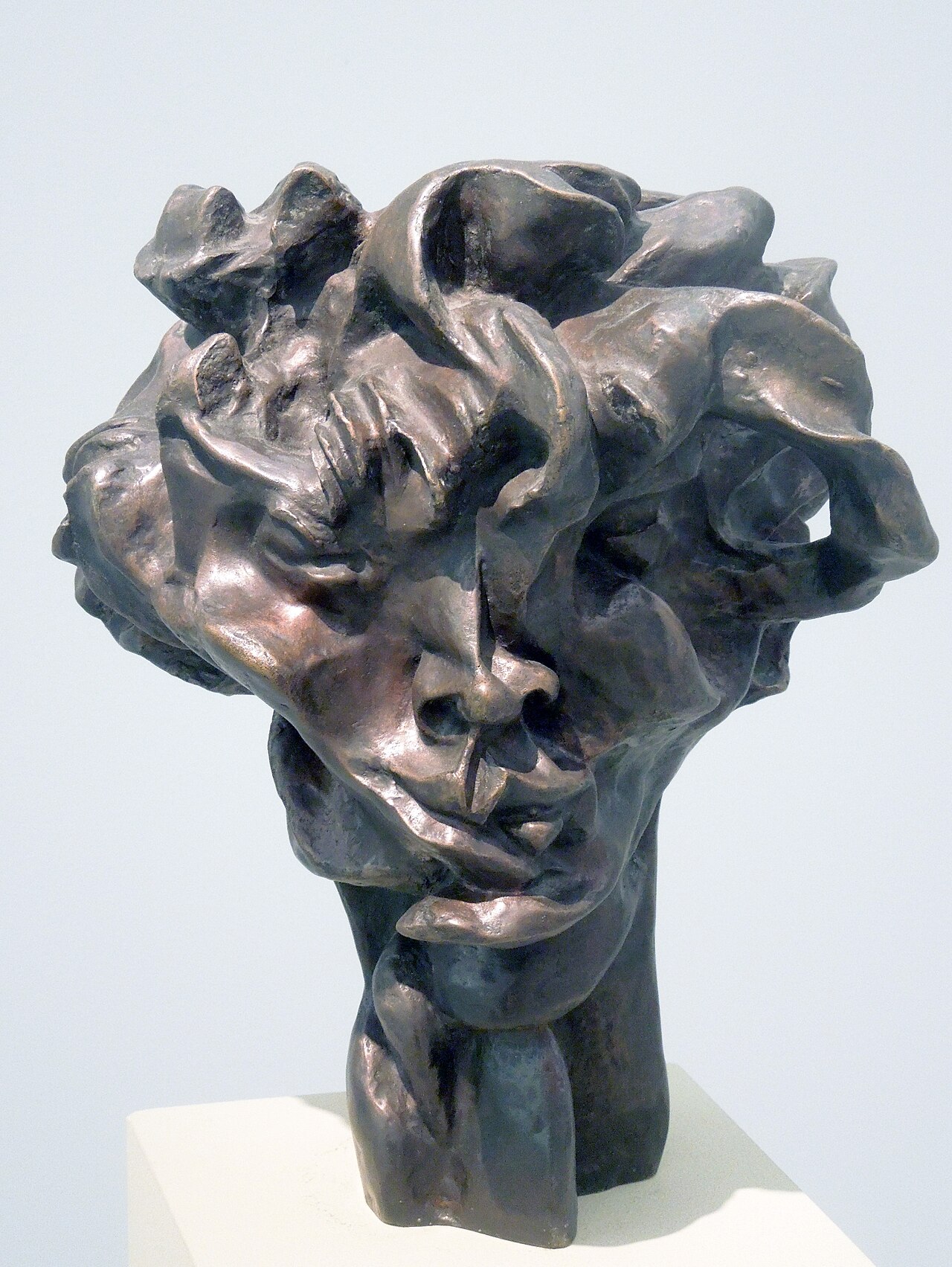 Viki’s Head by Otto Gutfreund