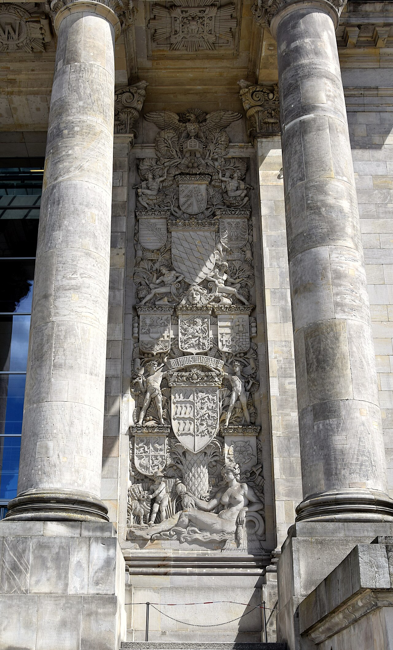 genealogical reliefs by Otto Lessing
