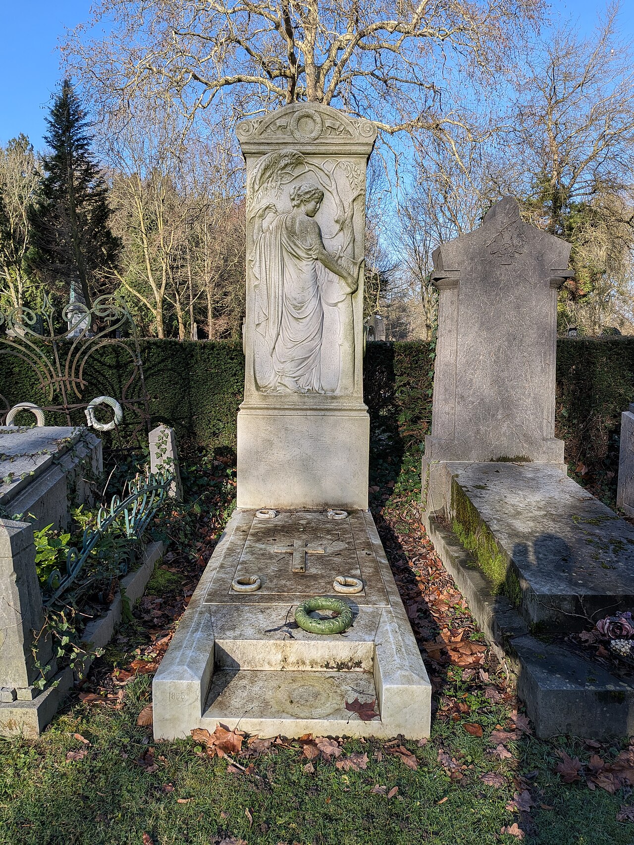 grave of the Gevaert family by Paul De Vigne