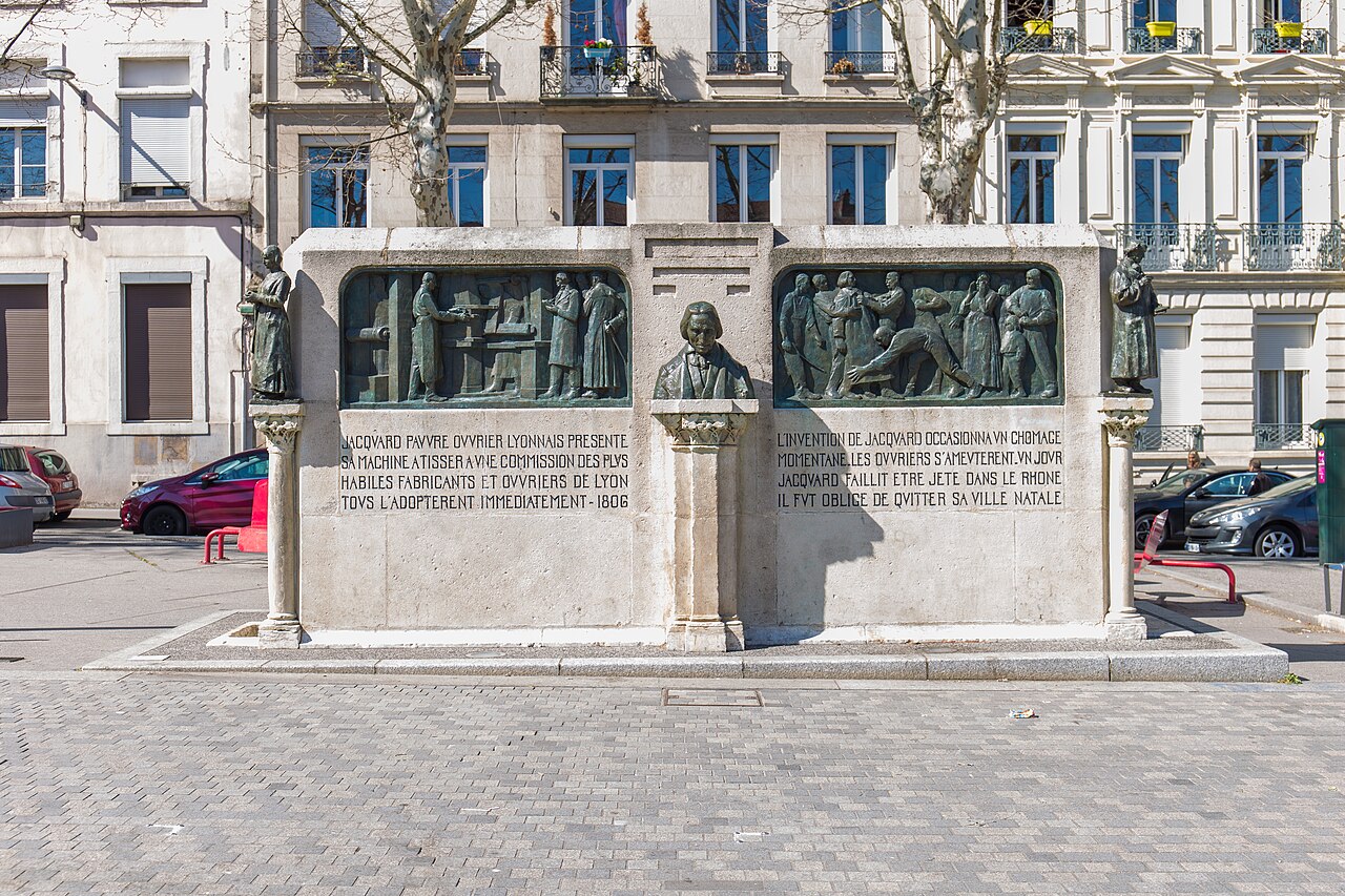 Monument Jacquard by Paul Landowski