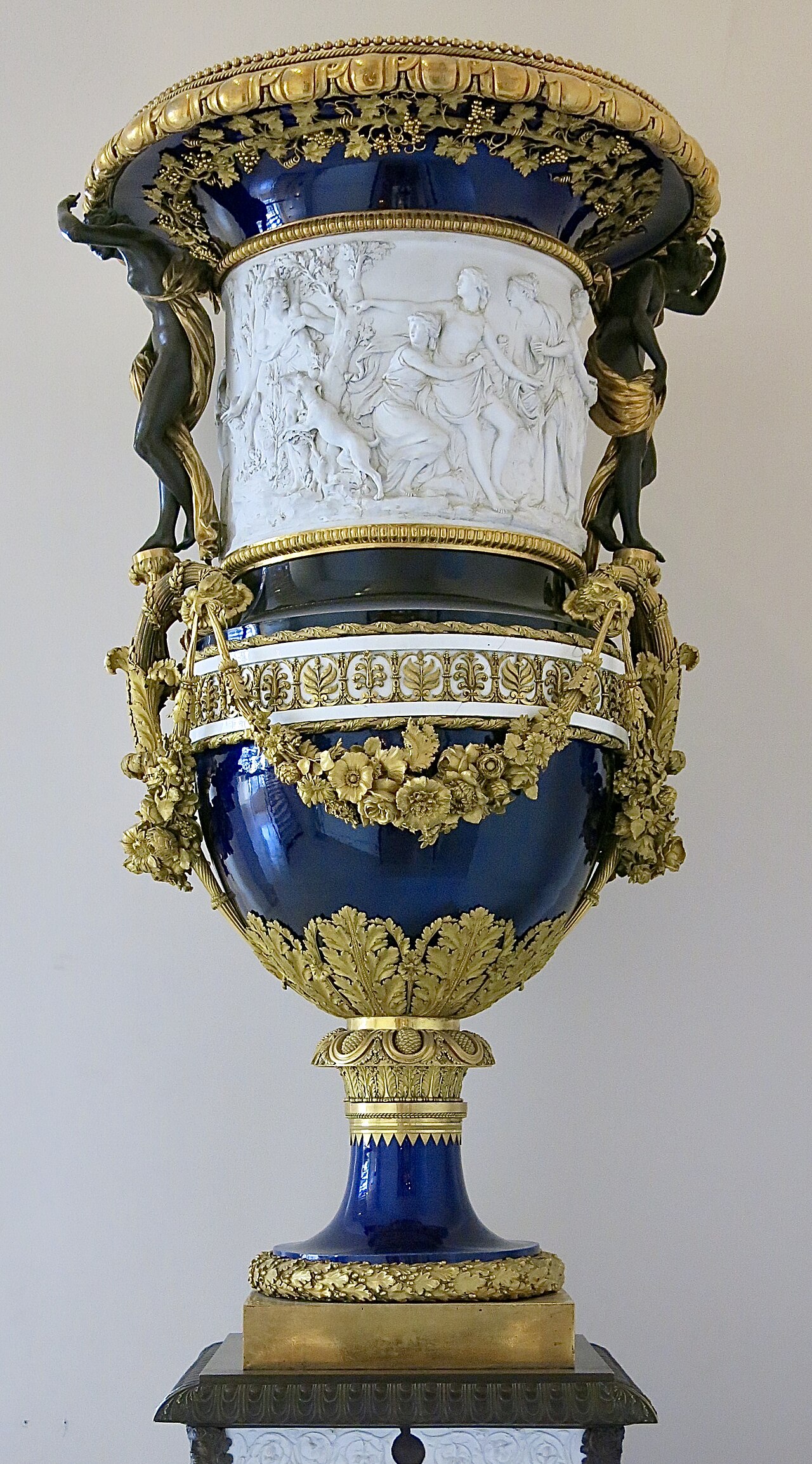 Grand vase with background beautiful blue by Pierre Philippe Thomire