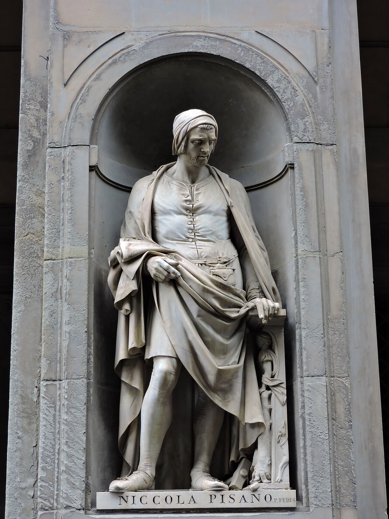 Statue of Nicola Pisano by Pio Fedi