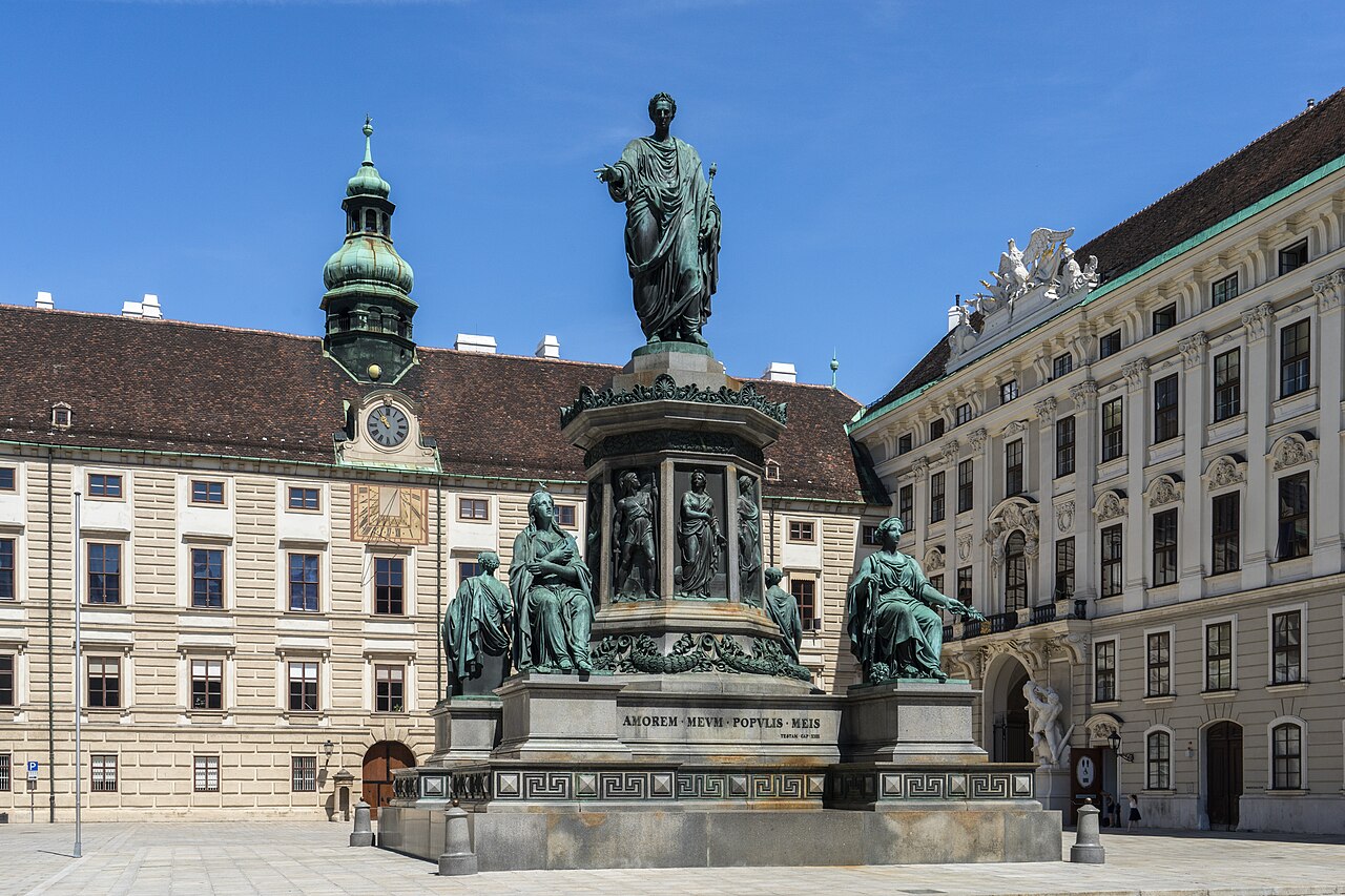 Monument Francis I. (II.) by Pompeo Marchesi