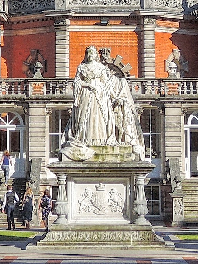 Statue of Queen Victoria by Prince Victor of Hohenlohe-Langenburg