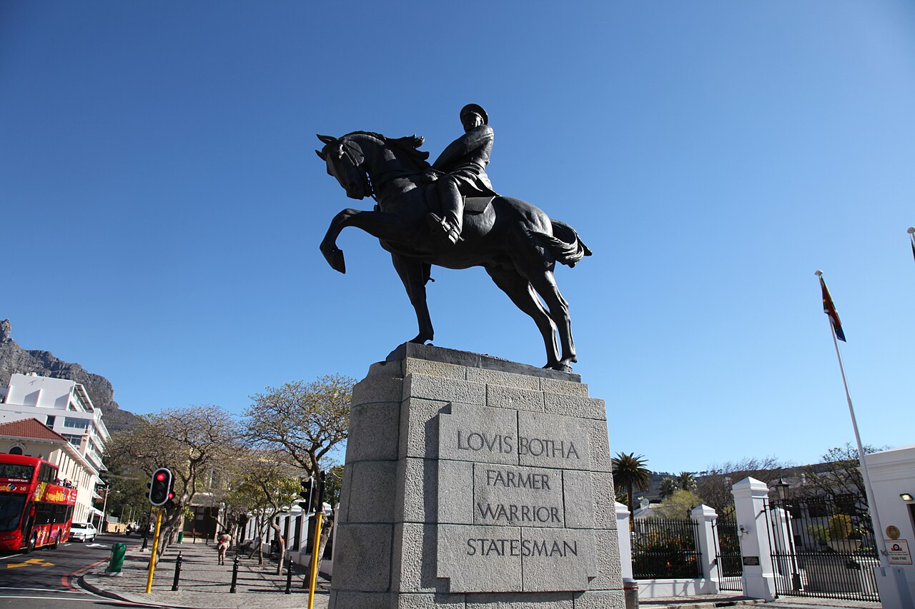 Equestrian Statue of Louis Botha by Raffaello Romanelli