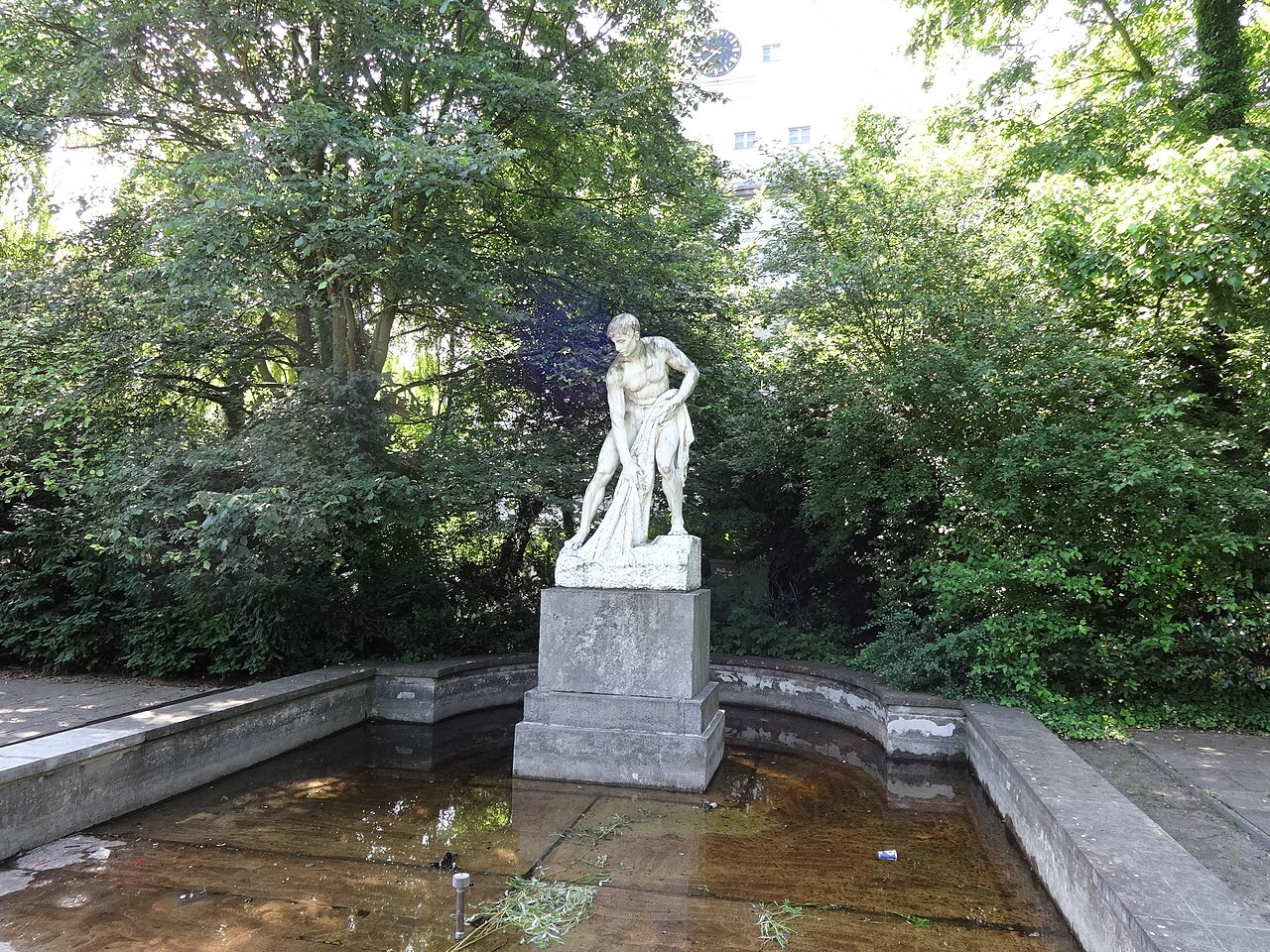 Fischerbrunnen by Reinhold Felderhoff