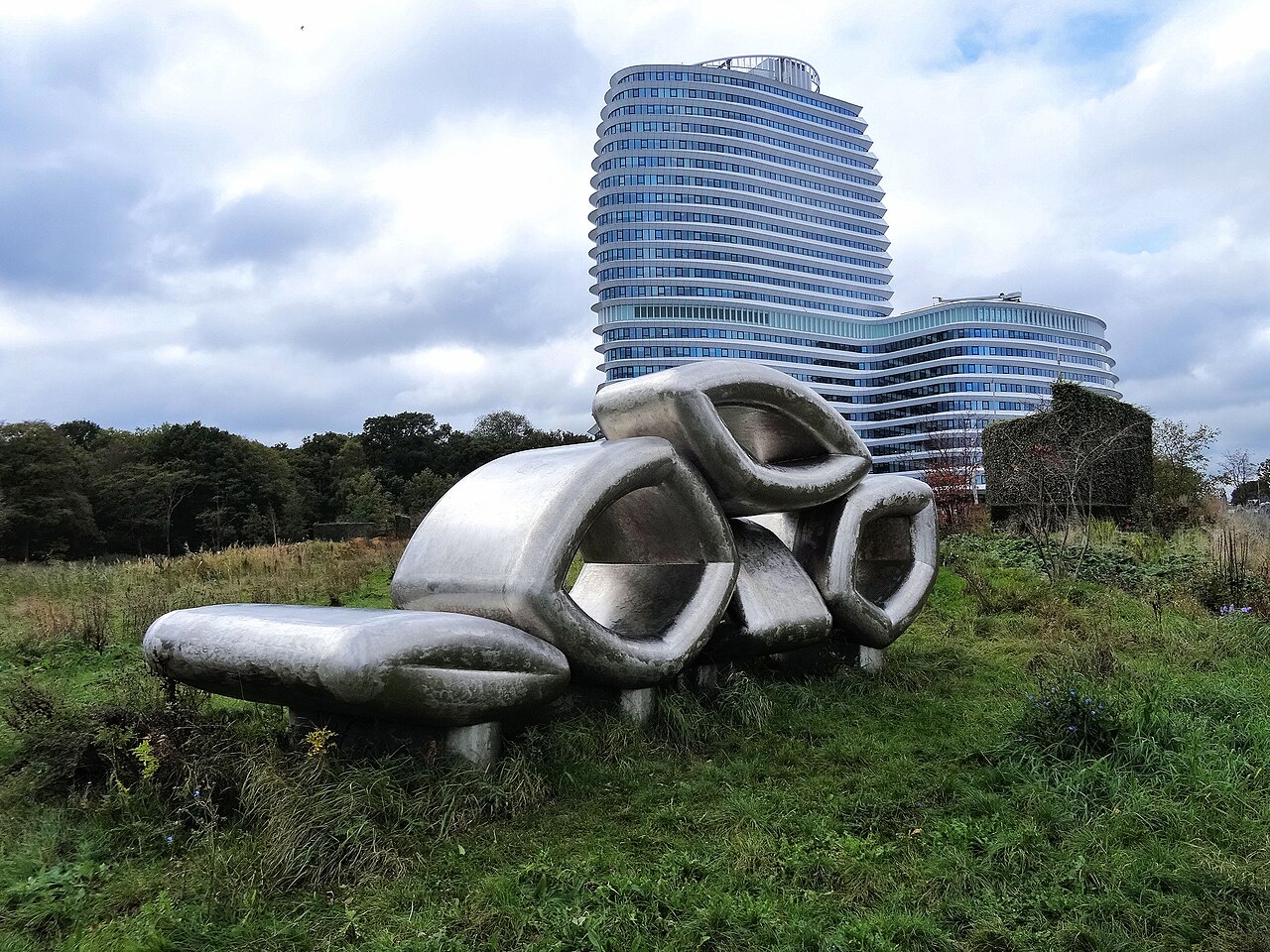 Rock ‘n’ Roll by Richard Deacon