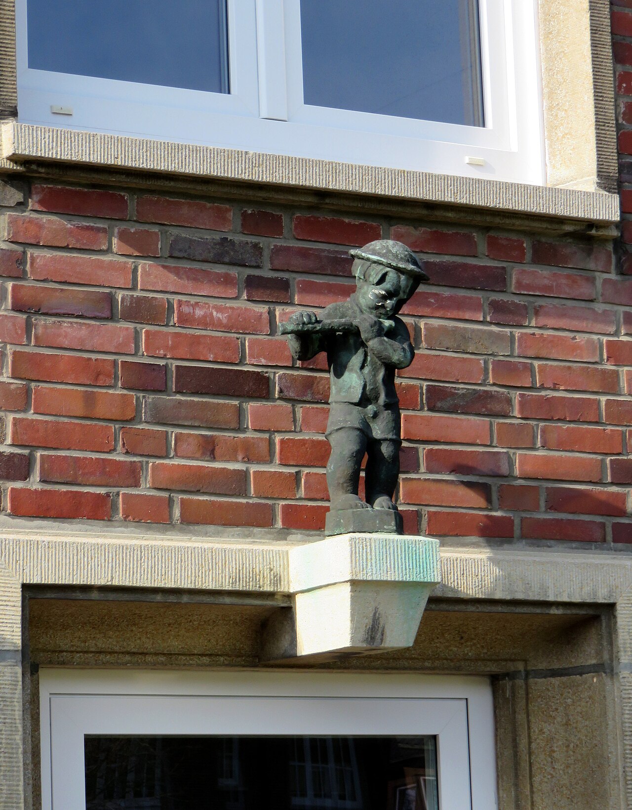 Kleiner Flötenspieler by Richard Kuöhl