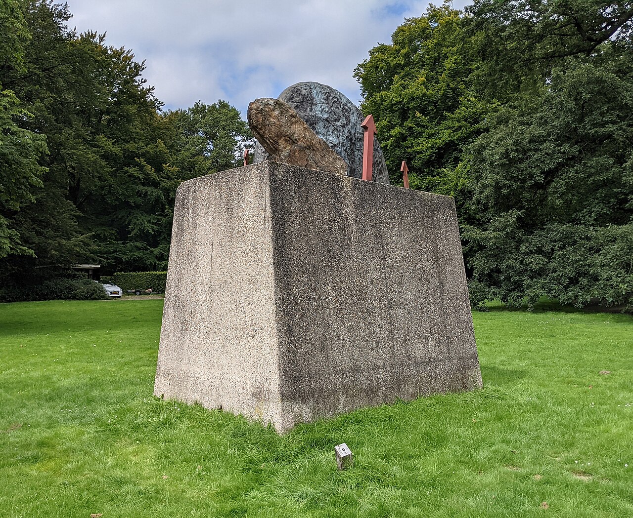 Monument by Sigurður Guðmundsson