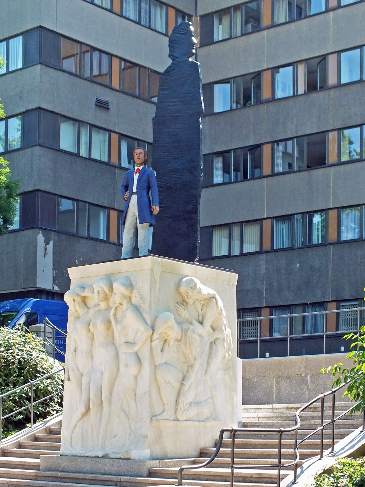 Richard-Wagner-Denkmal by Stephan Balkenhol