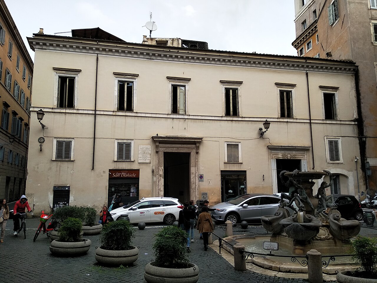Giacomo Mattei Palace by Taddeo Zuccari