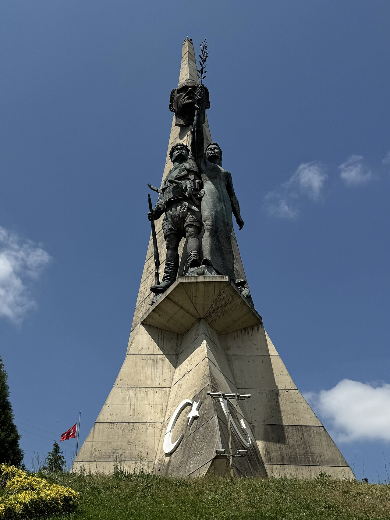 Kuva-yi Milliye and the Republic Monument by Tankut Öktem