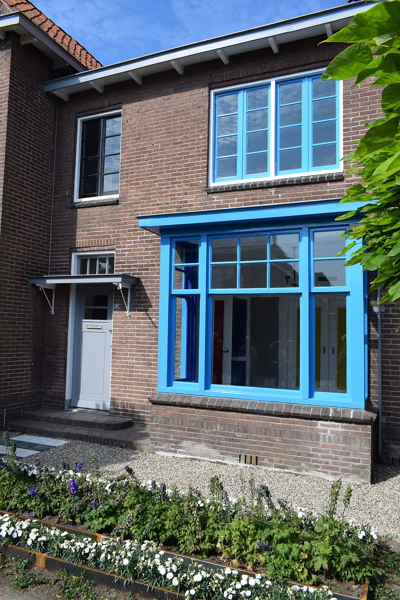 Van Doesburg-Rinsemahuis by Theo van Doesburg